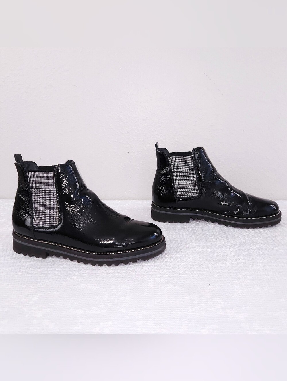 PAUL GREEN Balboa Chelsea Boot Patent Leather Crinkle Ankle Bootie US 7.5